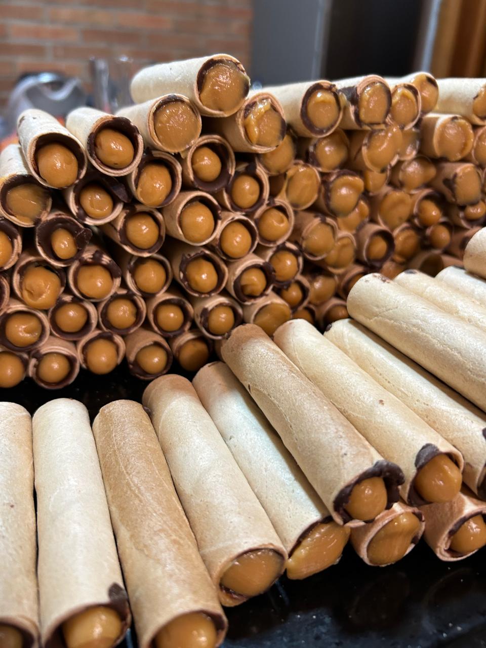 Barquillos artesanales con manjar y chocolate | Sole Vega Rincón Gourmet