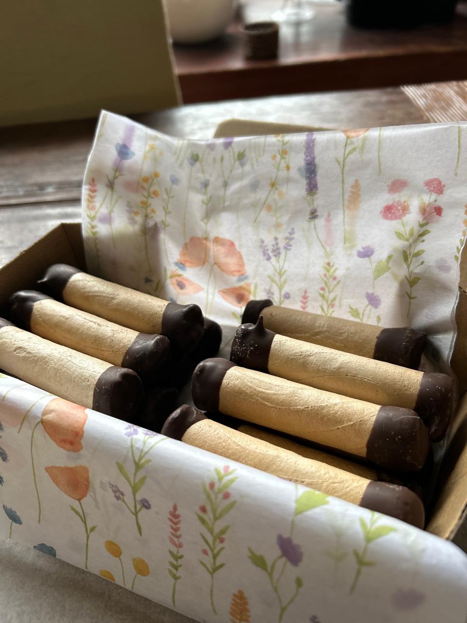 Barquillos artesanales con manjar y chocolate | Sole Vega Rincón Gourmet